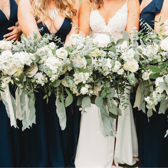 Sz 8 Mikaella Wedding Dress - Picture 3 of 10